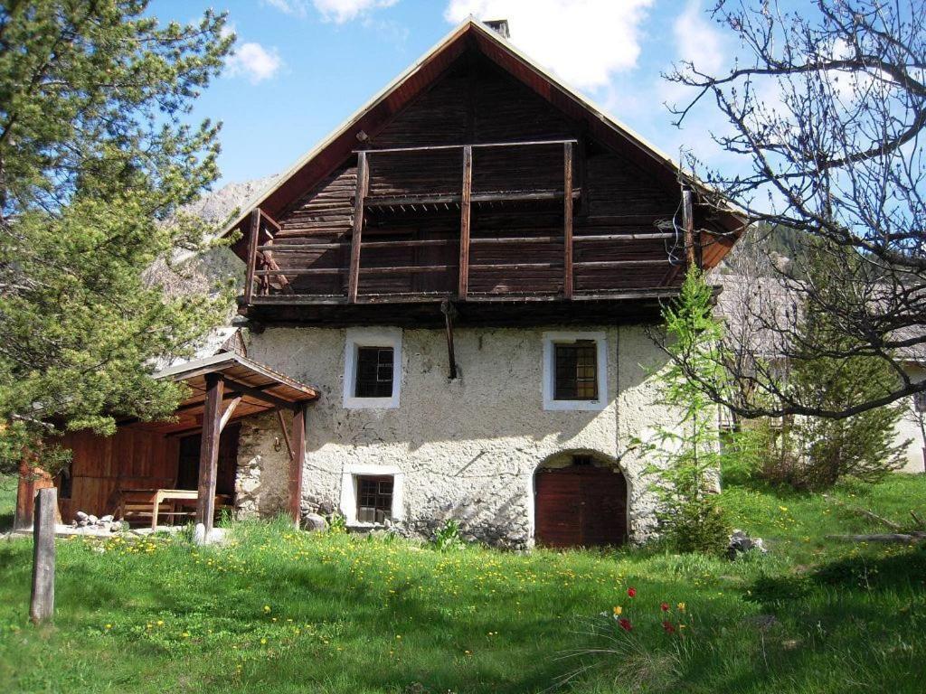 MAISON CARAIL Névache 14 personnes Extérieur photo