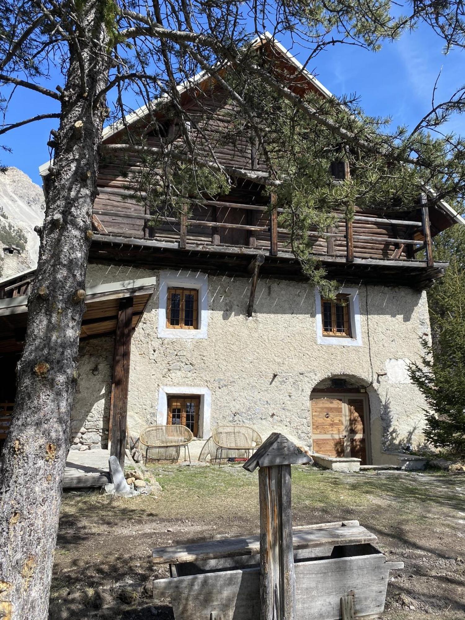 MAISON CARAIL Névache 14 personnes Extérieur photo